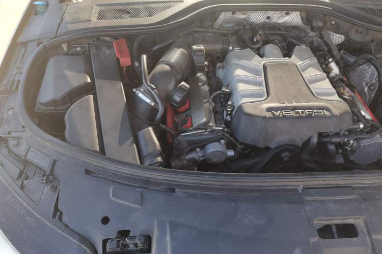 Used Audi A8 2013 A8L 45 TFSI quattro Comfort model Engine Bay Right