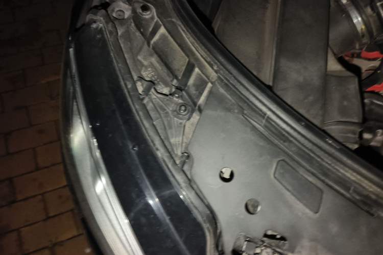 Used Audi A8  Engine Bay Right
