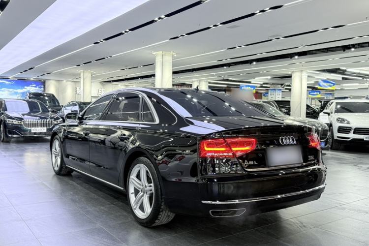 Used Audi A8 2013 A8L 6.3 FSI W12 quattro flagship model Exterior 3