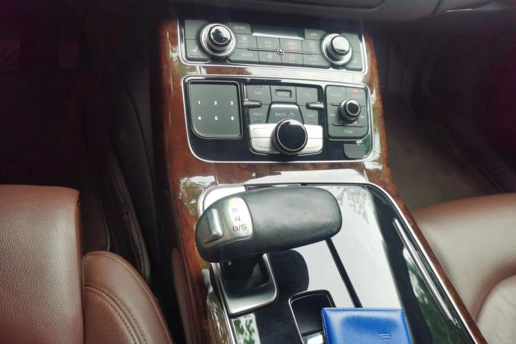 Used Audi A8 2013 A8L 45 TFSI quattro Comfort model Gear Lever