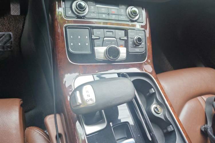 Used Audi A8 2013 A8L 45 TFSI quattro Comfort model Gear Lever