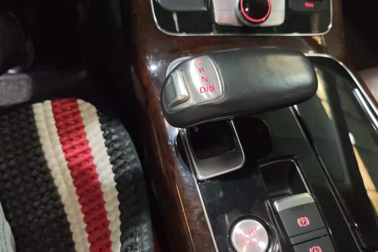 Used Audi A8 2013 A8L 45 TFSI quattro Comfort model Gear Lever