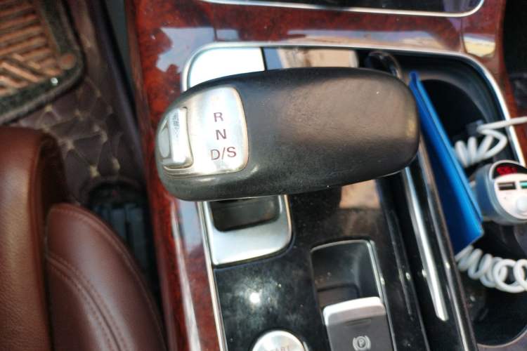 Used Audi A8 2013 A8L 45 TFSI quattro Comfort model Gear Lever