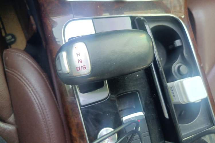 Used Audi A8 2013 A8L 45 TFSI quattro Comfort model Gear Lever
