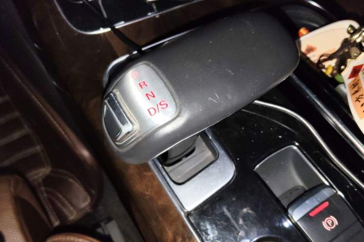 Used Audi A8 2013 A8L 45 TFSI quattro Comfort model Gear Lever