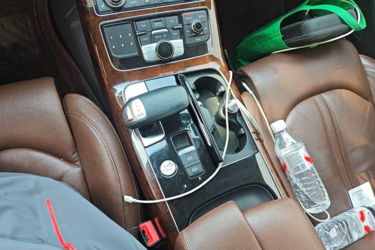 Used Audi A8 2013 A8L 45 TFSI quattro Comfort model Gear Lever