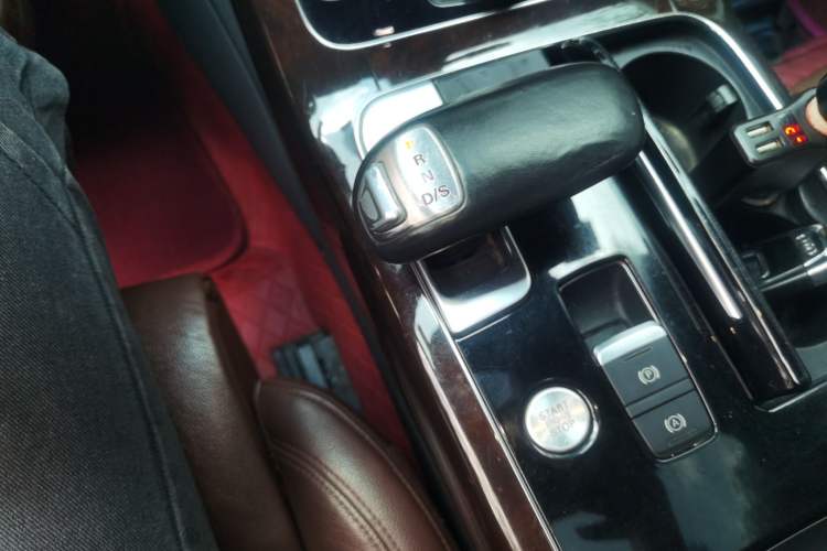 Used Audi A8 2013 A8L 45 TFSI quattro Comfort model Gear Lever