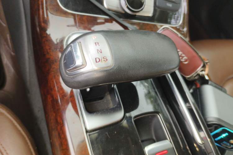 Used Audi A8 2013 A8L 40 hybrid Gear Lever