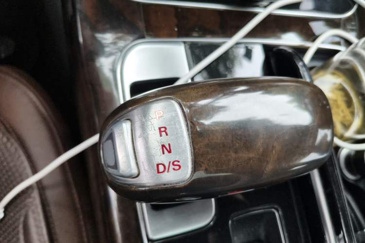Used Audi A8 2013 A8L 30 FSI Comfort Model Gear Lever