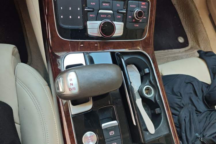 Used Audi A8 2013 A8L 45 TFSI quattro Comfort model Gear Lever