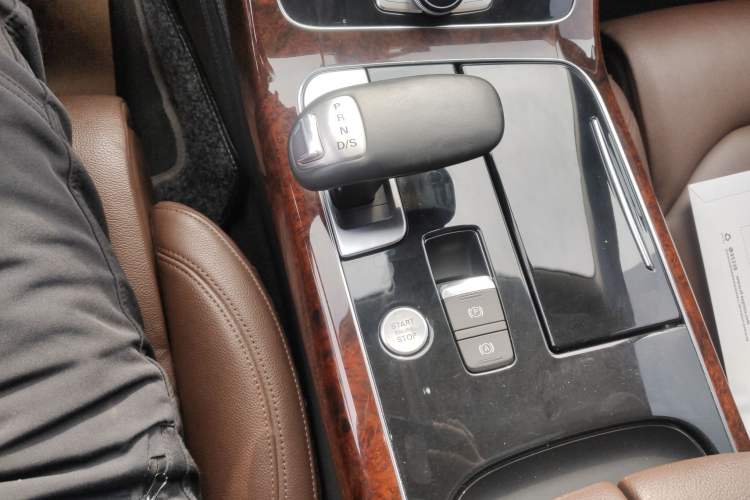 Used Audi A8 2013 A8L 45 TFSI quattro Comfort model Gear Lever