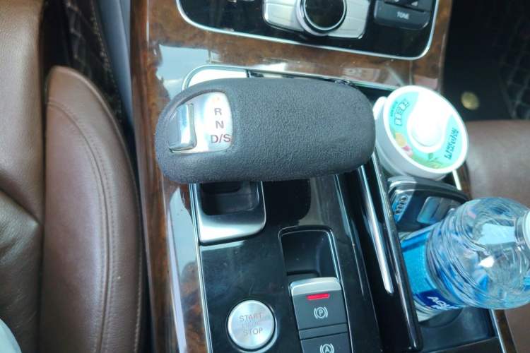 Used Audi A8 2013 A8L 45 TFSI quattro Comfort model Gear Lever