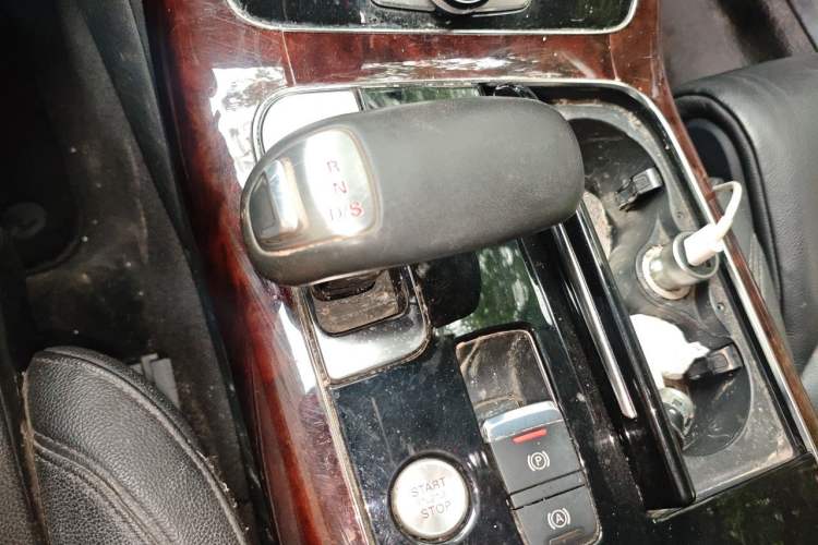 Used Audi A8 2013 A8L 45 TFSI quattro Comfort model Gear Lever