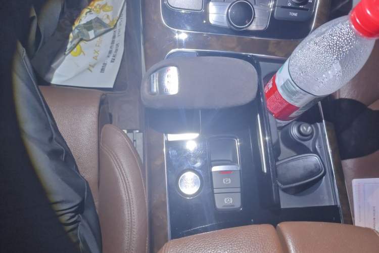 Used Audi A8 2013 A8L 45 TFSI quattro Comfort model Gear Lever