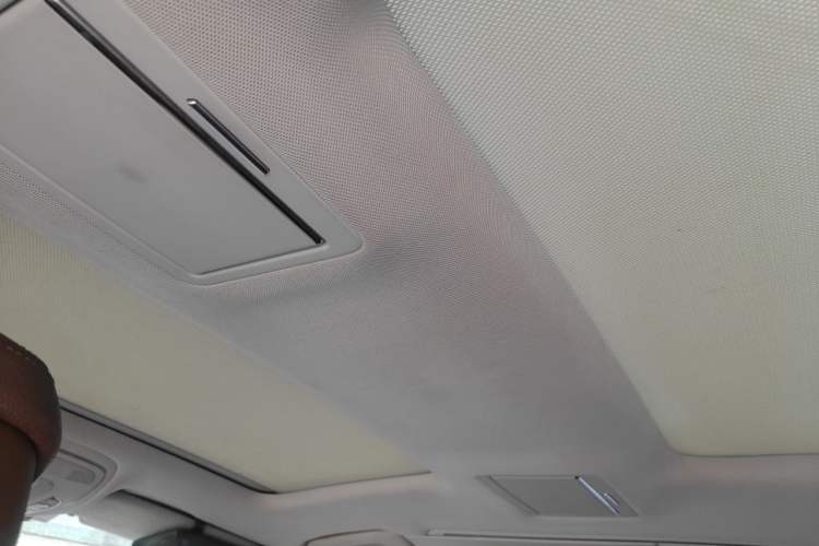 Used Audi A8 2013 A8L 45 TFSI quattro Comfort model Headliner