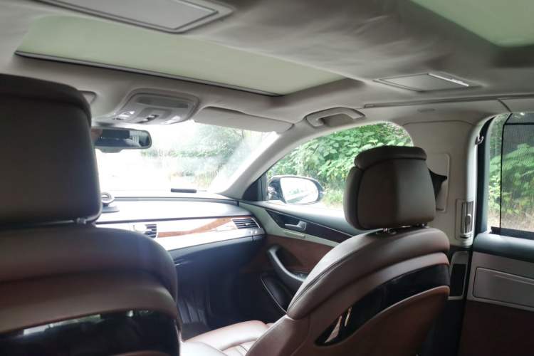 Used Audi A8 2013 A8L 45 TFSI quattro Comfort model Headliner