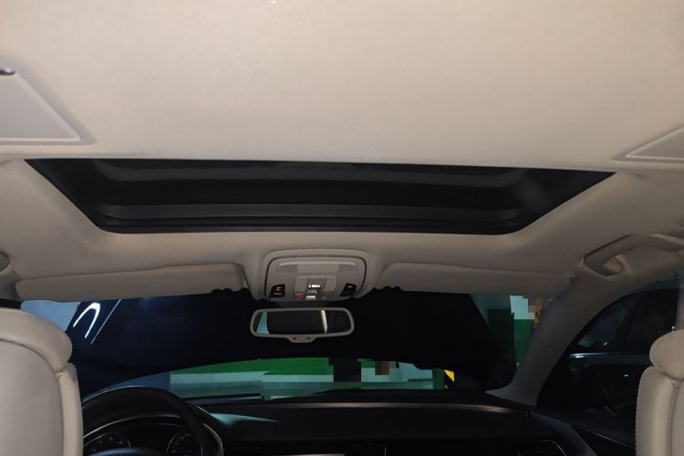 Used Audi A8 2013 A8L 45 TFSI quattro Comfort model Headliner