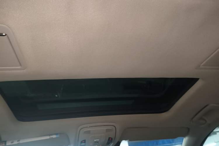 Used Audi A8 2013 A8L 45 TFSI quattro Comfort model Headliner