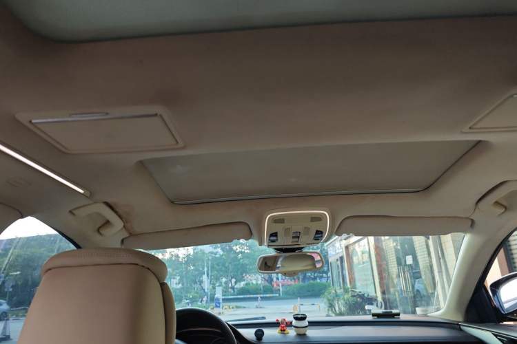 Used Audi A8 2013 A8L 45 TFSI quattro Comfort model Headliner