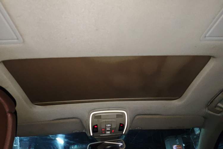 Used Audi A8 2013 A8L 45 TFSI quattro Comfort model Headliner