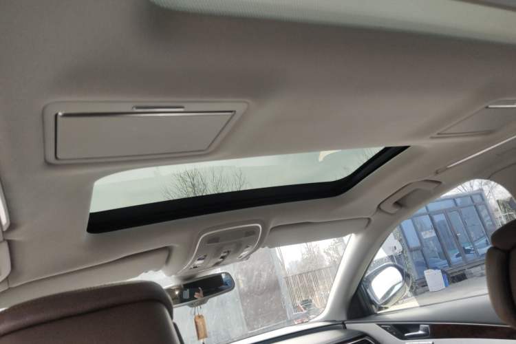 Used Audi A8 2013 A8L 45 TFSI quattro Comfort model Headliner