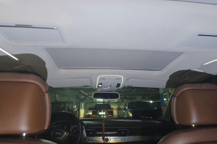 Used Audi A8 2013 A8L 45 TFSI quattro Comfort model Headliner
