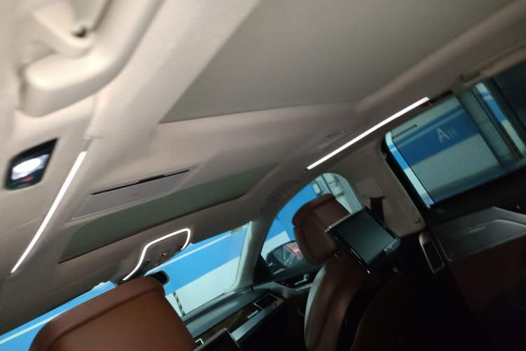 Used Audi A8 2013 A8L 45 TFSI quattro Comfort model Headliner