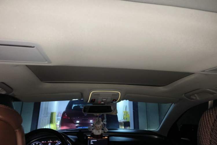Used Audi A8  Headliner