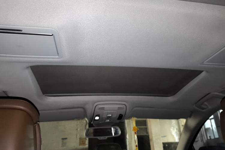 Used Audi A8 2013 A8L 45 TFSI quattro Comfort model Headliner