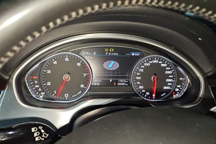 Used Audi A8 2013 A8L 45 TFSI quattro Comfort model Instrument Cluster