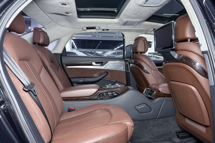 Used Audi A8 2013 A8L 6.3 FSI W12 quattro flagship model Interior 3