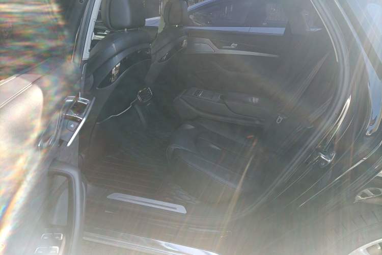 Used Audi A8 2013 A8L 45 TFSI quattro Comfort model Interior 4