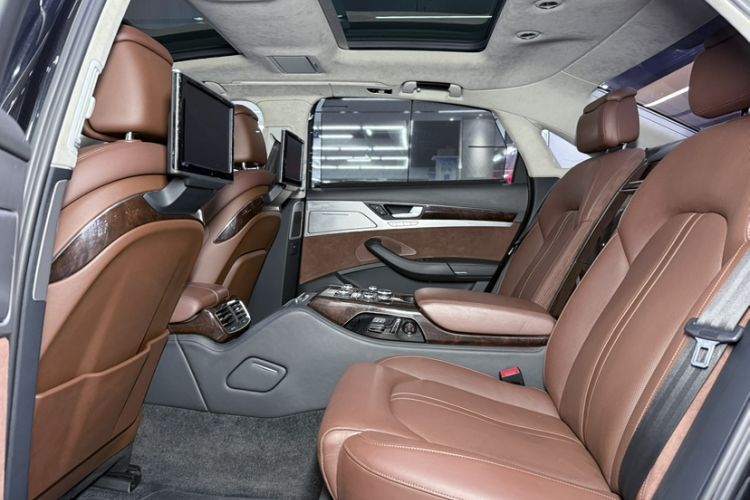 Used Audi A8 2013 A8L 6.3 FSI W12 quattro flagship model Interior 4