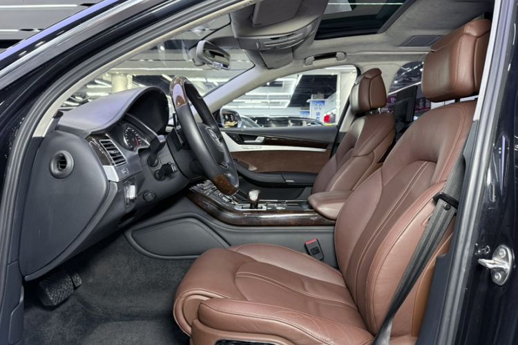 Used Audi A8 2013 A8L 6.3 FSI W12 quattro flagship model Interior 5