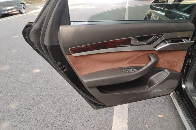 Used Audi A8 2013 A8L 30 FSI Comfort Model Interior 8