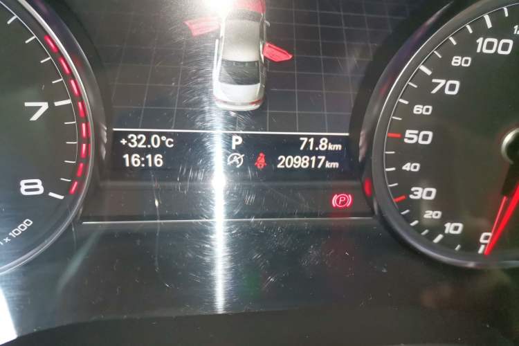Used Audi A8 2013 A8L 45 TFSI quattro Luxury Model Odometer Close Up