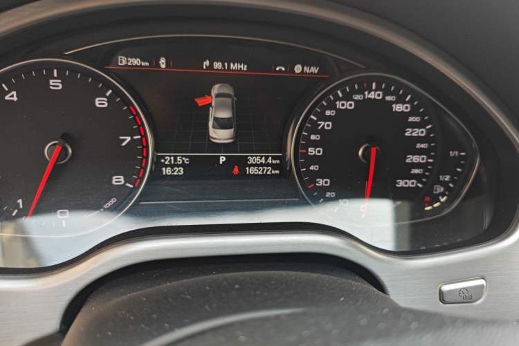 Used Audi A8 2013 A8L 45 TFSI quattro Comfort model Odometer Close Up