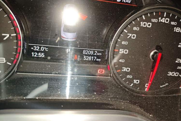 Used Audi A8 2013 A8L 45 TFSI quattro Comfort model Odometer Close Up