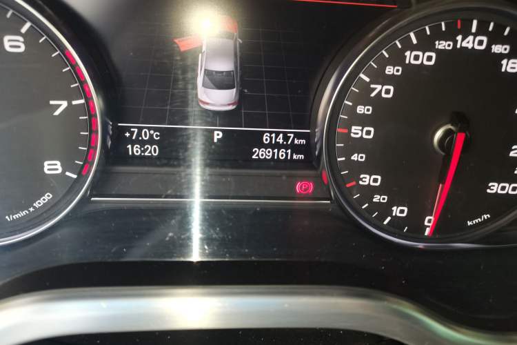 Used Audi A8 2013 A8L 50 TFSI quattro Prestige Edition Odometer Close Up