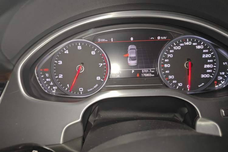 Used Audi A8 2013 A8L 45 TFSI quattro Comfort model Odometer Close Up