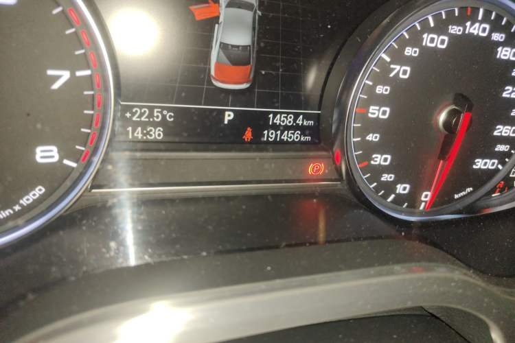 Used Audi A8 2013 A8L 50 TFSI quattro Luxury Model Odometer Close Up
