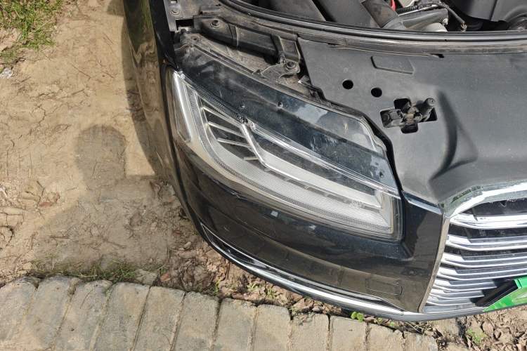 Used Audi A8 2013 A8L 45 TFSI quattro Comfort model Right Front Headlight