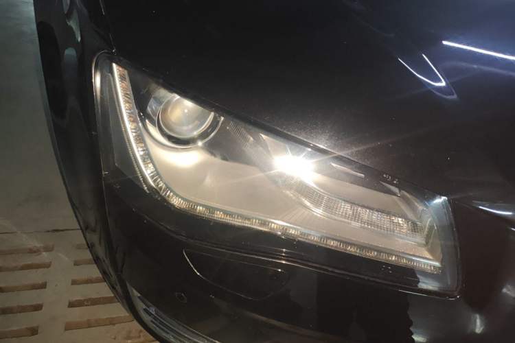 Used Audi A8 2013 A8L 45 TFSI quattro Comfort model Right Front Headlight