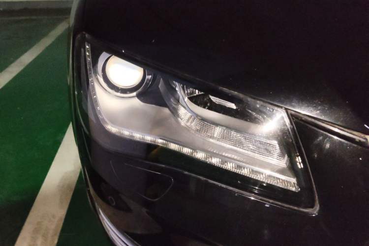 Used Audi A8 2013 A8L 45 TFSI quattro Comfort model Right Front Headlight