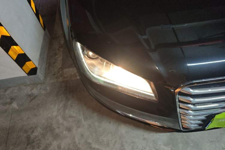 Used Audi A8 2013 A8L 45 TFSI quattro Comfort model Right Front Headlight