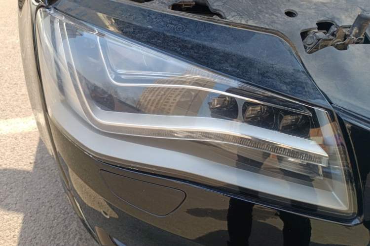 Used Audi A8 2013 A8L 6.3 FSI W12 quattro flagship model Right Front Headlight