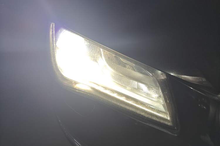 Used Audi A8 2013 A8L 45 TFSI quattro Comfort model Right Front Headlight