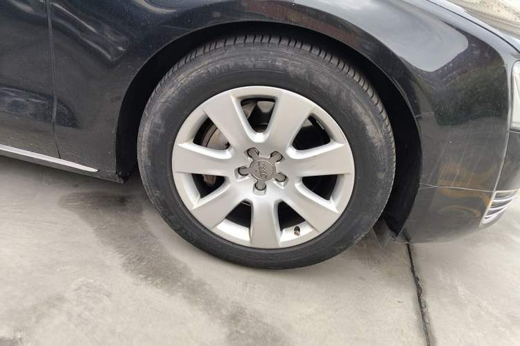 Used Audi A8 2013 A8L 30 FSI Comfort Model Right Front Wheel Hub