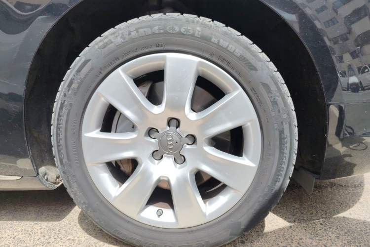 Used Audi A8 2013 A8L 30 FSI Comfort Model Right Front Wheel Hub