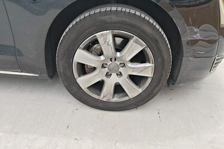Used Audi A8 2013 A8L 45 TFSI quattro Luxury Model Right Front Wheel Hub
